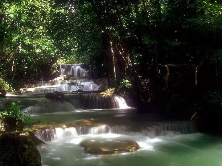 osserva la cascata