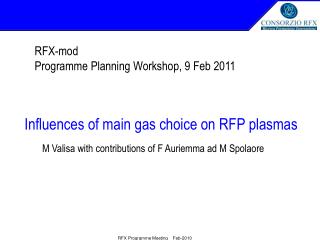 Influences of main gas choice on RFP plasmas